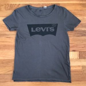 Grey Levis logo tee